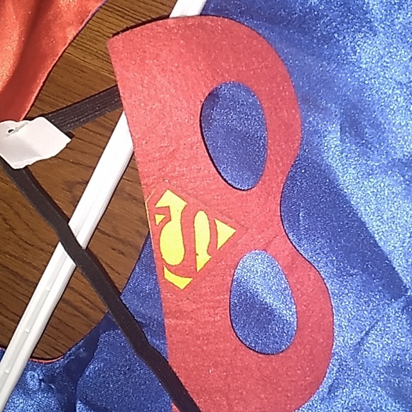 HALLOWEEN COSTUME- SUPERMAN, 3 Piece Set, (Kids size M/L), (33-55 pounds) - Picture 8 of 16
